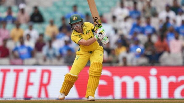 Alyssa Healy will retire from international cricket in February.