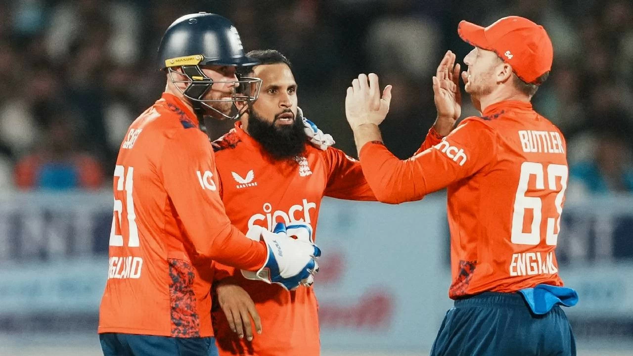 India visas have been delayed for some Pakistan-born English cricketers.