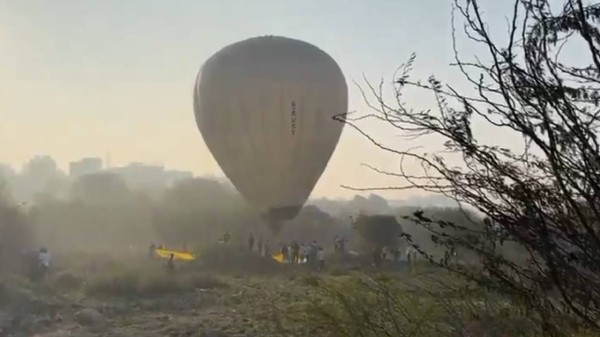 Hot air balloon develops technical snag. 