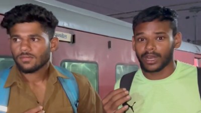 The duo was allegedly asked to deboard the train at Panel station by the ticket examiner 
