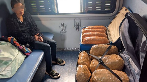 Woman arrested from Begumpet Railway station for smuggling in ganja. 