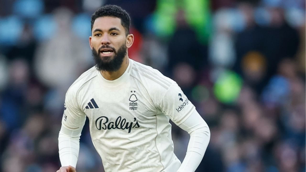 Aston Villa agree loan deal to re-sign Douglas Luiz from Juventus with option to buy.