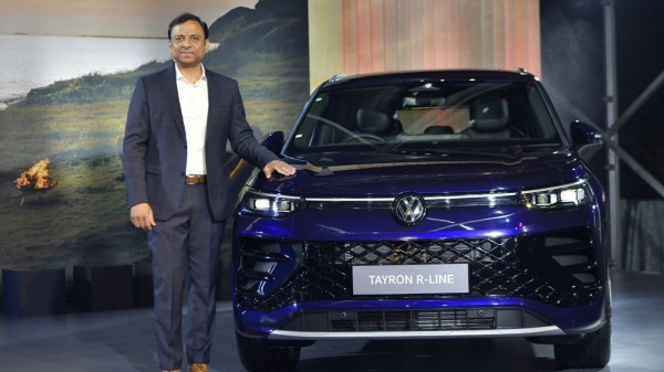 Mr. Nitin Kohli, Brand Director, Volkswagen India, unveils the Tayron R-Line in India