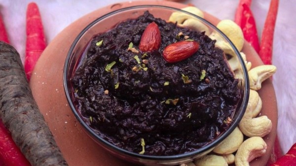 Kali gajar ka halwa recipe: Ghee-soaked winter treat that turns irresistible