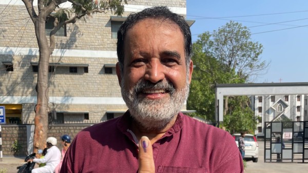 Mohandas Pai, Karnataka minister engage in verbal spat over public transport, govt buses