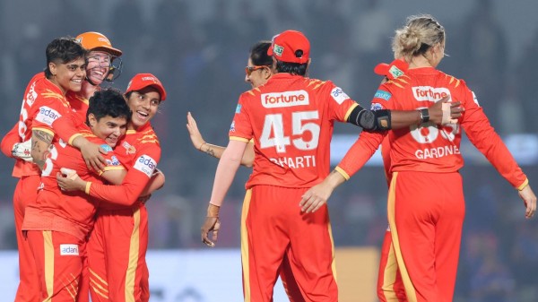 WPL 2026: Harmanpreet Kaur's knock in vain as Gujarat Giants beat Mumbai Indians to qualify for Eliminator